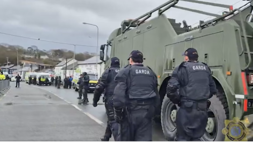 Ирландия на ръба на горивна блокада: спецчасти и армия пробиха път към единствената рафинерия (ВИДЕО)