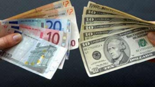 Еврото тръгна надолу спрямо долара във Франкфурт