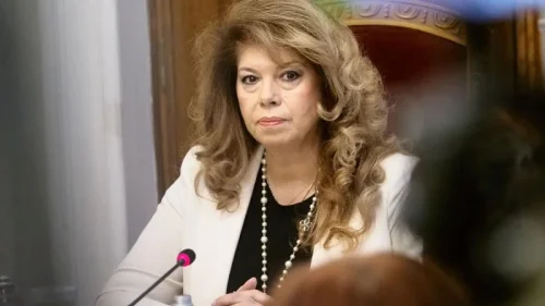 Йотова отличава учени: Висши държавни ордени за принос в науката и образованието