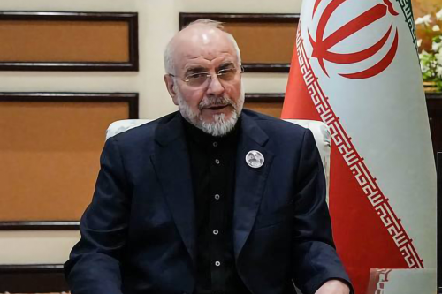 Иран призна за &bdquo;напредък&ldquo; със САЩ, но червените линии остават: ядрената програма и Ормуз