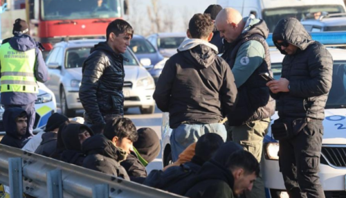 Двама гранични полицаи в Елхово са арестувани за трафик на мигранти