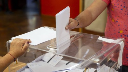Започва изборният ден в Турция: по-малко секции, повече избиратели и опашки на вота