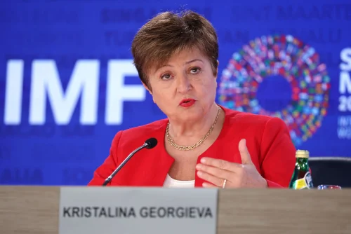 Кристалина Георгиева предупреждава: Ако войната се проточи до лятото, рискът за световната икономика расте