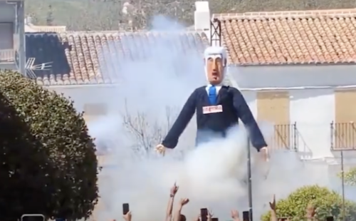 Израел извика испанския шарже д&rsquo;афер след изгаряне на чучело на Нетаняху (ВИДЕО)