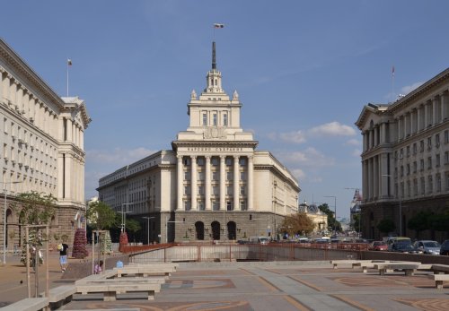 Новите 240 в парламента стават ясни днес