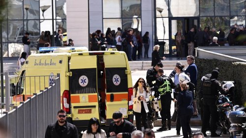 Стрелба в Атина: 89-годишен рани петима при две нападения