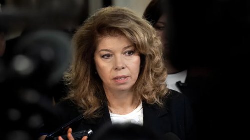 Президентът Илияна Йотова обсъжда важността на Българската армия