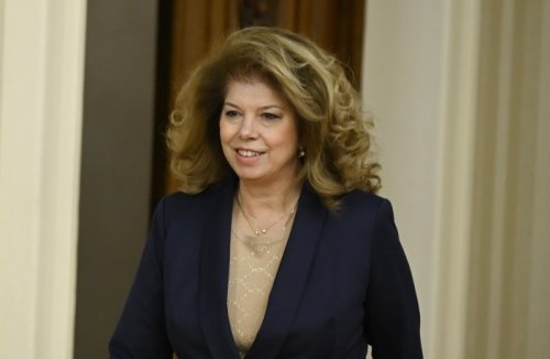 Президентът Йотова започва консултации с парламентарните групи