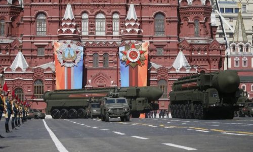Парадът на Червения площад без танкове: Русия маха военната техника за 9 май