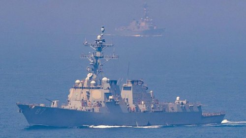 САЩ атакува "ирански военни цели" с ракетни ескадрени миноносци