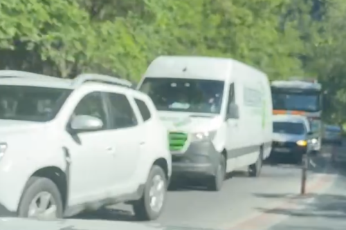 (ВИДЕО) Чудовищно задръстване в Кресненското дефиле в момента