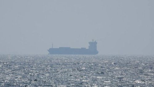 Снаряд порази кораб за насипни товари край бреговете на Катар