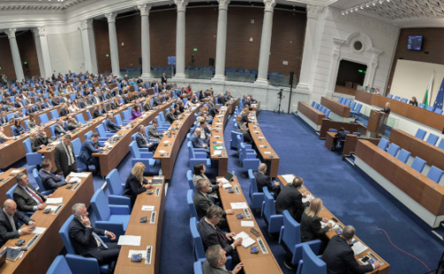 Забрана за &bdquo;необосновано&ldquo; поскъпване и по-високи глоби: депутатите решават за новите правила срещу ценовите скокове