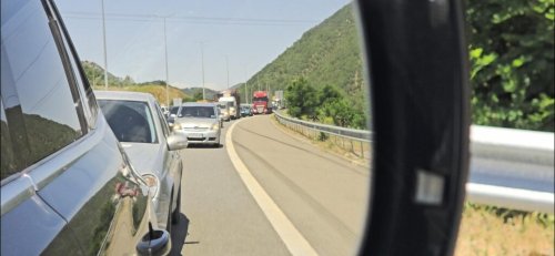 Ремонти и ограничения по АМ &bdquo;Струма&ldquo; и преди ГКПП &bdquo;Кулата&ldquo;: къде ще се кара в една лента