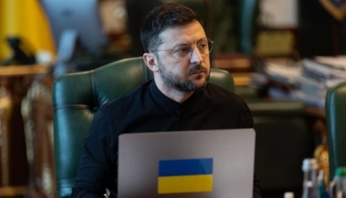 Зеленски е подложен на пряка информационна атака, насочена към отстраняването му от политическа власт