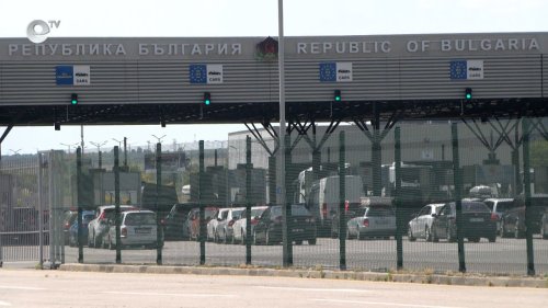 Опашки за тирове на &bdquo;Капитан Андреево&ldquo;: Трафикът е интензивен на изход към Турция