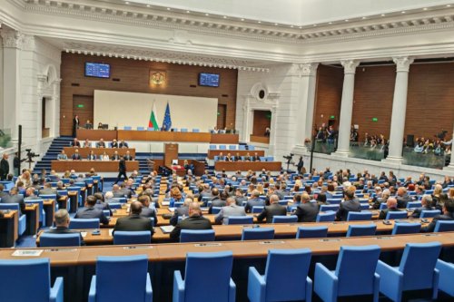 Депутатите обсъждат увеличение на минималната пенсия от 1 юли