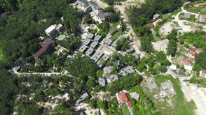 Разследването около „незаконния град“ край Златни пясъци продължава