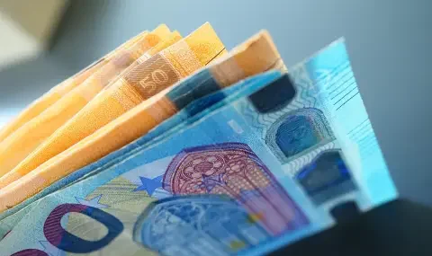 Българите забогатяват с 15% през 2025 г. &ndash; но инфлацията дърпа почти половината от ръста
