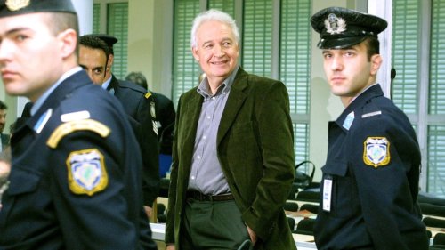 Лидерът на гръцката терористична група &bdquo;17 ноември&ldquo; Александрос Йотопулос беше освободен след 24 години затвор