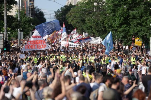 Хиляди протестираха срещу правителството на Сърбия в центъра на Белград