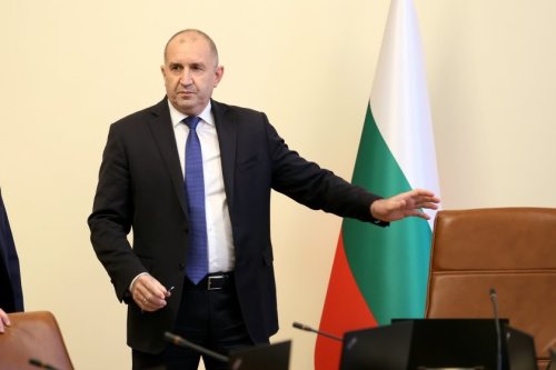Радев свиква извънредна среща с ръководството на &bdquo;Литаско&ldquo; и &bdquo;Лукойл&ldquo;