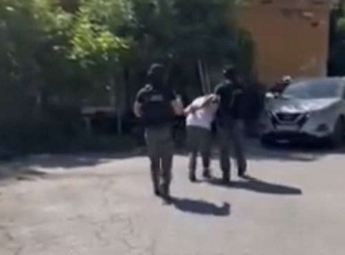 Десетки арестувани при мащабна спецакция в София (ВИДЕО)