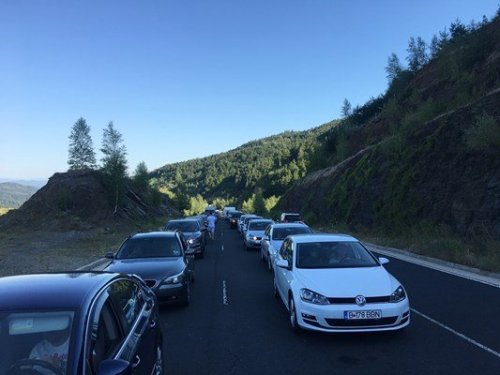 Задръствания на ГКПП &bdquo;Маказа&ldquo; и след Шенген: Дезинфекционен пункт и светофар бавят трафика към Гърция