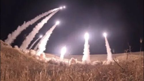 Удари в Ормузкия проток: САЩ поразиха над 80 цели в Иран, Техеран отвърна по бази в Кувейт и Бахрейн