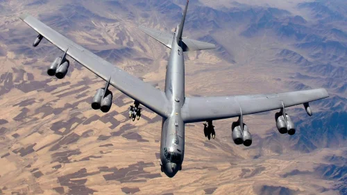 Осем загинали при катастрофа на B-52 в Калифорния (ВИДЕО)