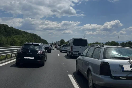 Задръстване на АМ &bdquo;Тракия&ldquo; към Пловдив заради ремонти в Софийско