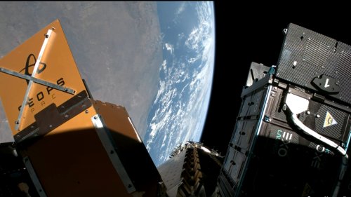 SpaceX изстреля първия комерсиален сателит с ядрен енергиен източник