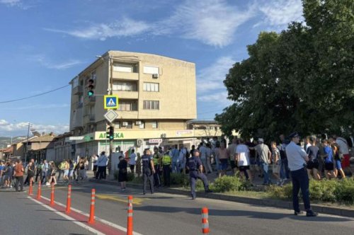 Жители на Кресна отново излязоха на протест заради движението по Е-79