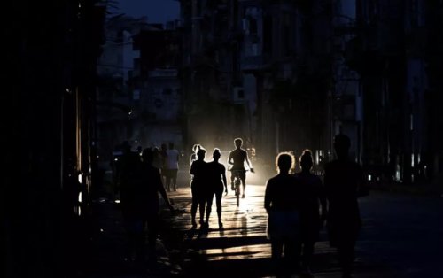 Куба потъна в мрак: Националната електропреносна мрежа се срина