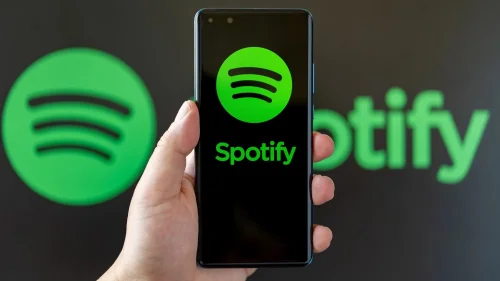 Spotify премахна над 75 милиона AI и спам песни за година