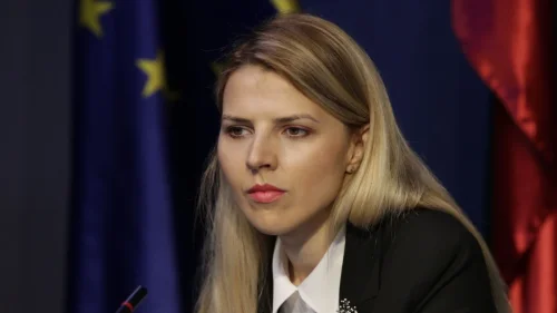 МВнР с право на отговор: Велислава Петрова категорично отхвърли твърдения на Костадин Костадинов