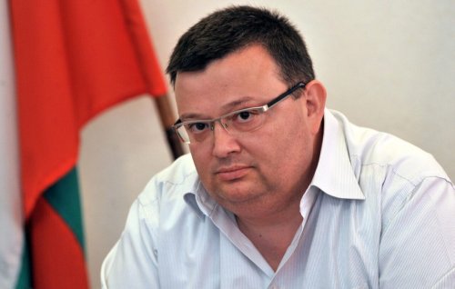 Напрежение около кабинета на Радев: Сотир Цацаров пробута своя къртица за съветник в МС
