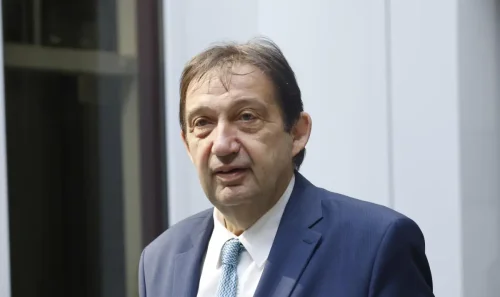 Шишков закрива дирекцията &bdquo;Обществени поръчки&ldquo; в МРРБ и реже 39 щата
