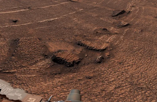 (СНИМКИ) Curiosity попадна на &bdquo;пчелна пита&ldquo; на Марс: гигантско поле от шестоъгълни структури обърка учените