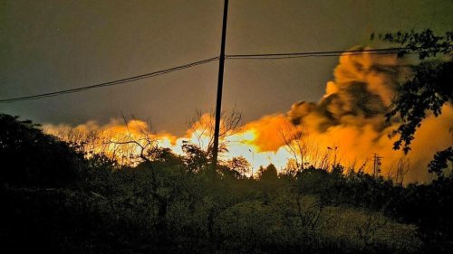 Голям пожар край Асеновград: Огънят достигна депото за отпадъци (СНИМКИ)
