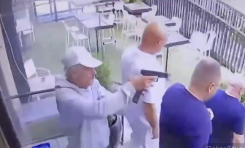 (ВИДЕО) Застреляха израелски мафиотски бос пред охранителни камери на бензиностанция