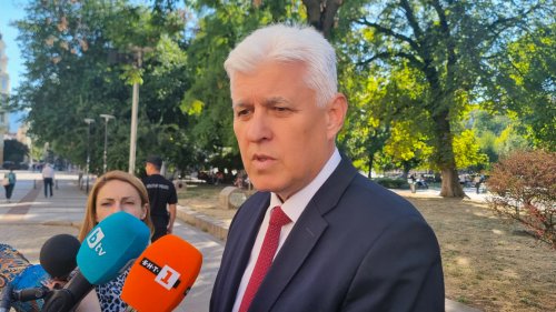 Американските самолети-цистерни напуснаха &bdquo;Безмер&ldquo;: Какво каза военният министър за мисията им