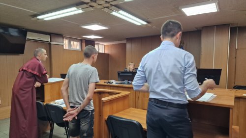 18-годишният обвинен за побоя над непалци в Пловдив иска сделка с прокуратурата, остава на свобода срещу 700 евро
