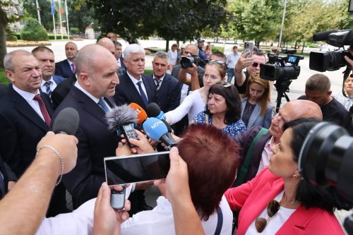 Румен Радев: Опозицията да прочете собствените си програми, преди да критикува правителството