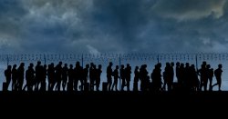 Нов бунт в лагер край Серес: Мигранти пробиха оградата, полицията вдигна блокада към Промахон