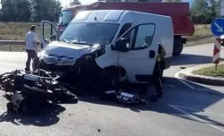 (ВИДЕО 18+) Моторист загина при тежка катастрофа край Разлог, жена е ранена