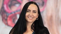 СКАНДАЛ С НОМИНАЦИЯТА &bdquo;БЪЛГАРКА НА ГОДИНАТА&ldquo;: Кандидатка пише &bdquo;Една родина имам само. Украйна!&ldquo;