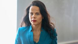 Здравният министър Катя Ивкова на изслушване: оптимизацията в здравната администрация разтърси системата