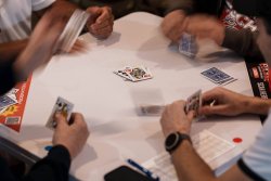 Когато белотът се играе организирано