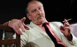 Павел Поппандов на 80: 135 роли, 19 образа в един сериал и рекорд, който никой не е повторил